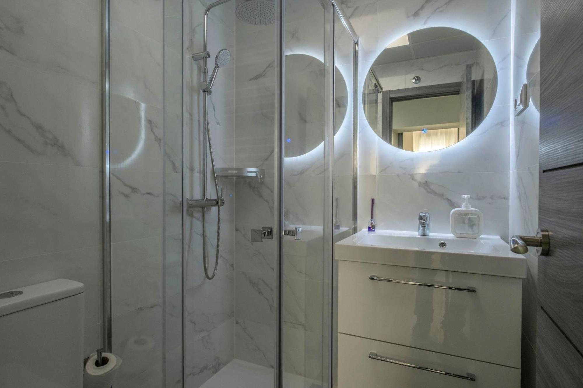 Madrid Modern Apartment ภายนอก รูปภาพ